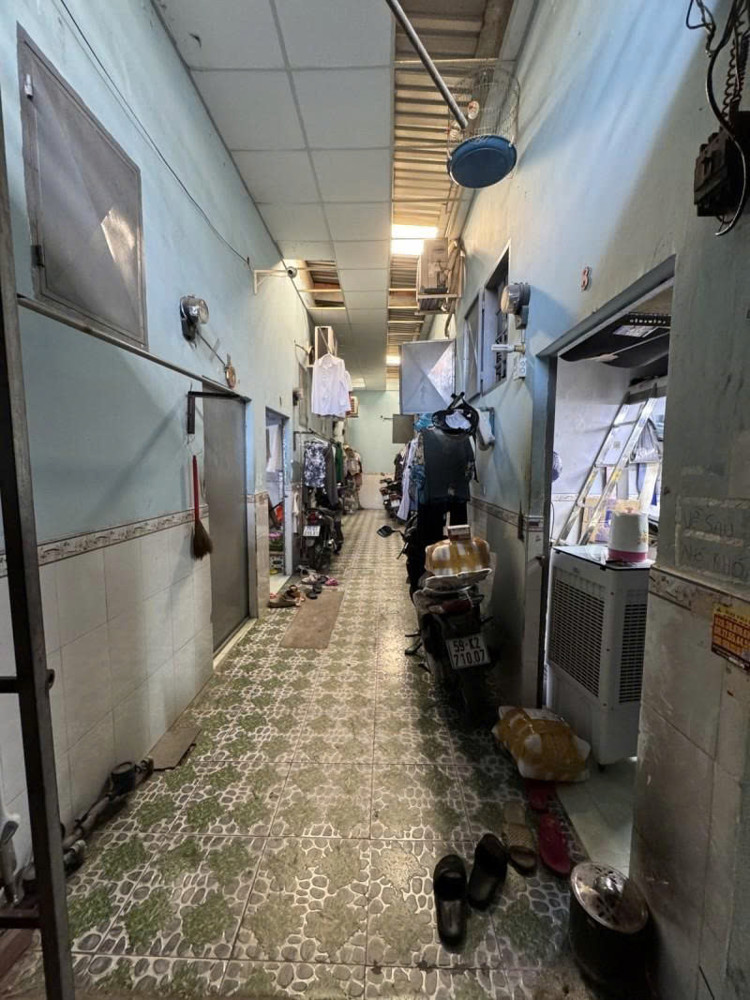 Bán Nhà Mặt Tiền Tỉnh Lộ 10 - Gần Khu Tên Lửa, 23X70m, 900M2, 3 Tầng, Thu 160Tr, 68 Tỷ