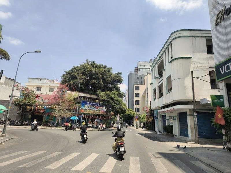 Bán Nhà Mặt Tiền Hồ Hảo Hớn - Giao Trần Hưng Đạo, 7X26m, 6 Tầng- 1008M2 Sàn, 115 Tỷ