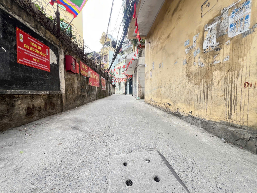 Bán Nhà Lô Góc 2 Mặt Tiền, Gần Phố Hào Nam, Đống Đa, 30M2 5 Tầng, 4,5M Hơn 10 Tỷ, Oto Đỗ Cửa, Đa