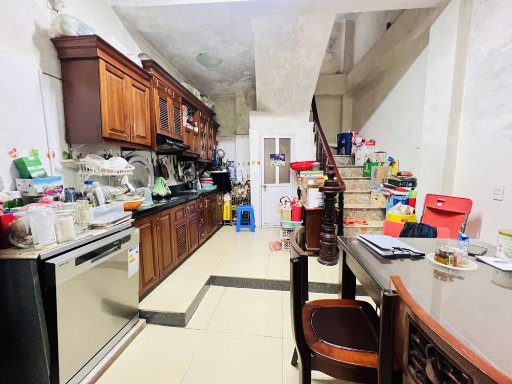 Bán Nhà Lô Góc 2 Mặt Tiền, Gần Phố Hào Nam, Đống Đa, 30M2 5 Tầng, 4,5M Hơn 10 Tỷ, Oto Đỗ Cửa, Đa