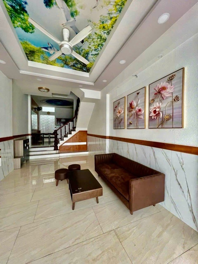 Oto Ngủ Trong Nhà - Ngay Mercedes Quang Trung - 60M2 - 4 Tầng - Sổ Vuông A4 - Sẵn Nội Thất - Nhĩnh