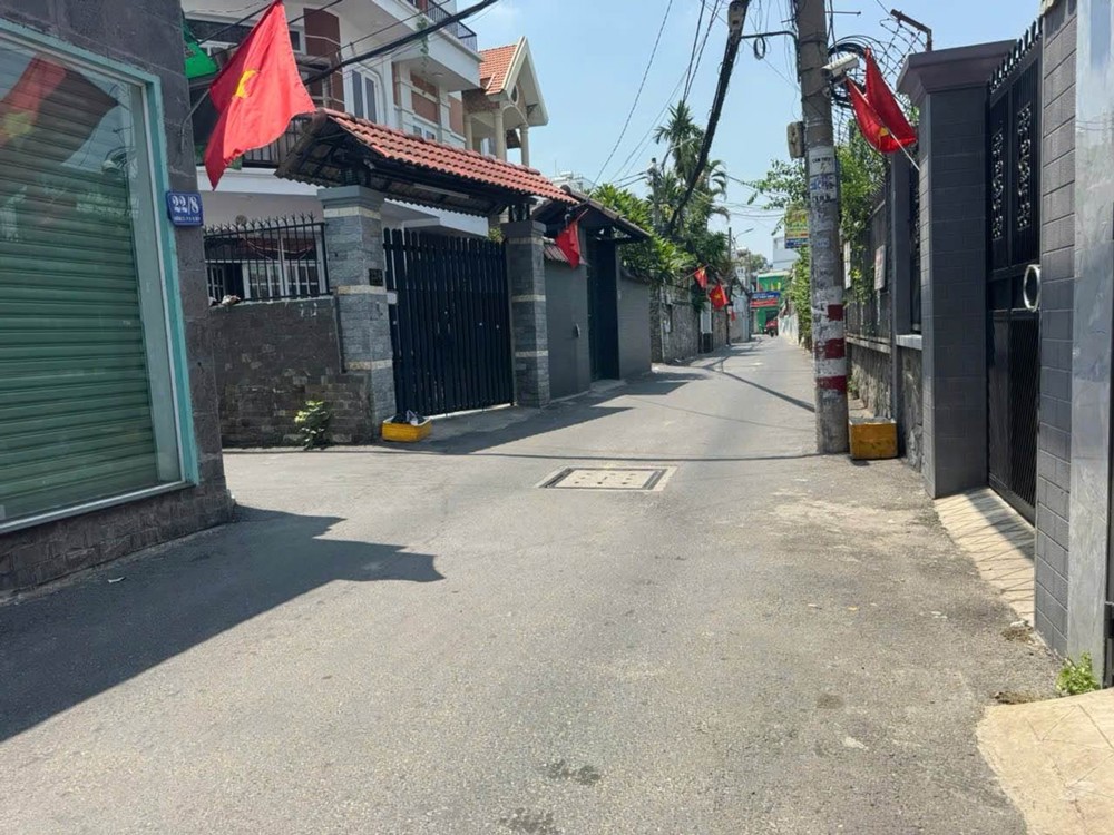 Oto Ngủ Trong Nhà - Ngay Mercedes Quang Trung - 60M2 - 4 Tầng - Sổ Vuông A4 - Sẵn Nội Thất - Nhĩnh