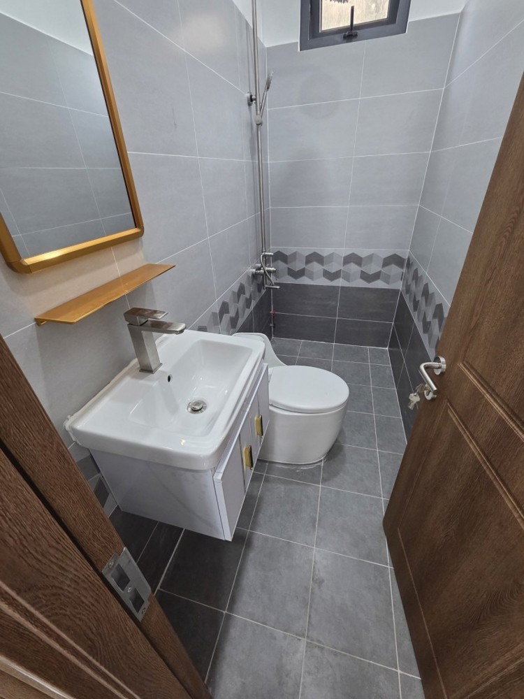 Bán Nhà Hẻm Đường Quang Trung, Phường Tăng Nhơn Phú B, Q,9, Tp Hcm. Dt 60M2, 2 Tầng. Giá 4.7 Tỷ,