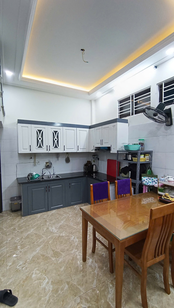 Bán Nhà Phố Đông Khê - 41M 3 Tầng - Sân Cổng Riêng - Giá 3.25 Tỉ