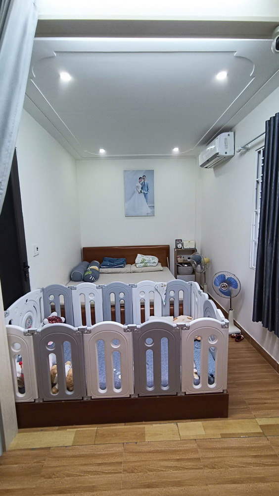 Bán Nhà Phố Đông Khê - 41M 3 Tầng - Sân Cổng Riêng - Giá 3.25 Tỉ