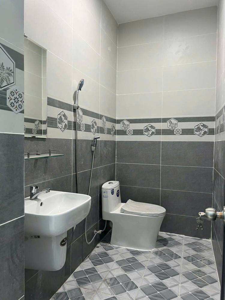 Bán Nhà 1 Trệt 1 Lầu Lửng P.biên Hòa,Đường Ô Tô Thông,Gần Vòng Xoay Cầu Hang