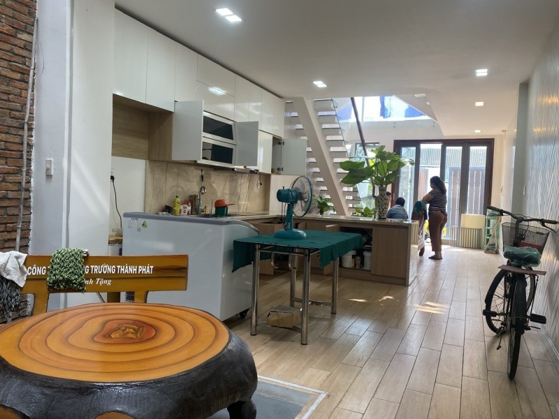 Bán Nhà 3 Tầng Trung Tâm Biên Hòa,Shr Đường Ô Tô,Gần Chợ Cây Chàm,Giá Tốt