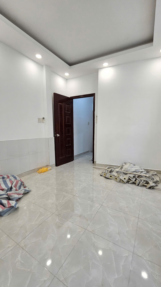 Bán Nhà Trung Tâm Q4 Đối Diện Q1hẻm Thông 1 Trục Ngang 5M Ngang 7 Dài 4 - 4 Tấm Có 4 Đ