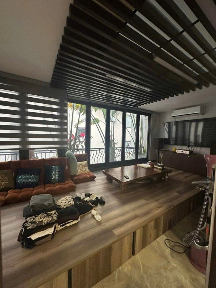 Bán Gấp Nhà Phố Víp Thụy Khuê 95M 4T Mt 10M Giá 82 Tỷ Ngõ Thông-Trước Nhà Ô Tô Tránh