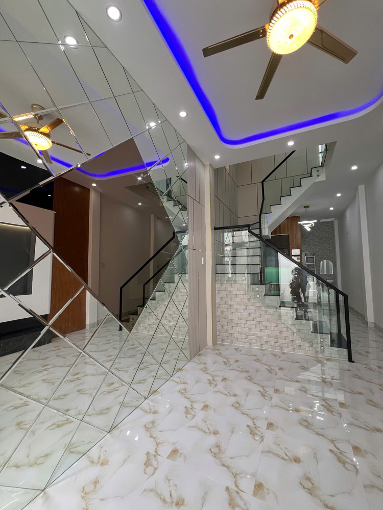 Bán Nhà 3 Tầng Hẻm Cạn Đường Ngô Mây - Quy Nhơn.- Mã Số: #Nr8266