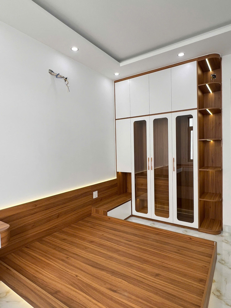 Bán Nhà 3 Tầng Hẻm Cạn Đường Ngô Mây - Quy Nhơn.- Mã Số: #Nr8266