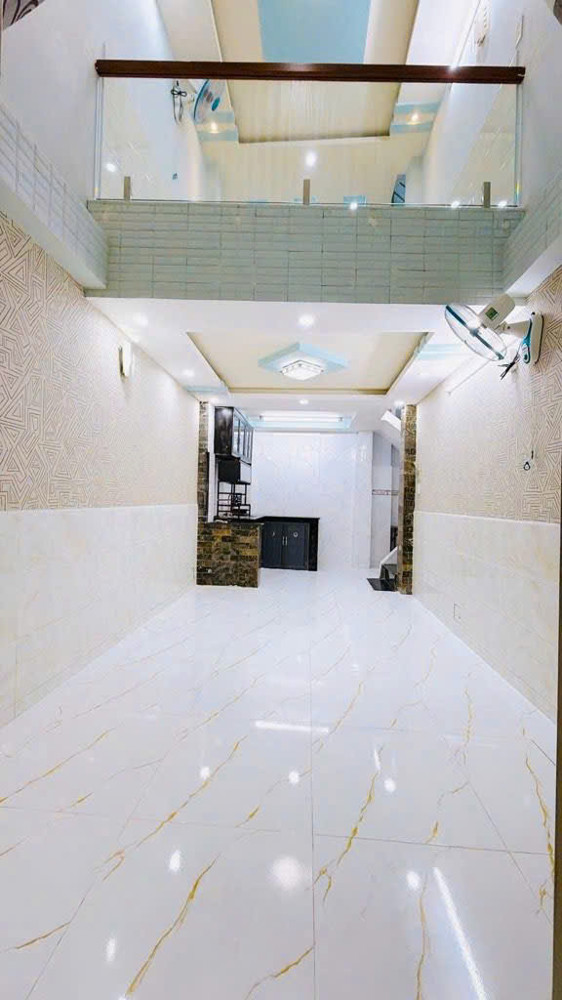 Bán Nhà Sát Mặt Tiền Q4 Đúc 5 Tấm Có 4 Đ Đói Diện Q1