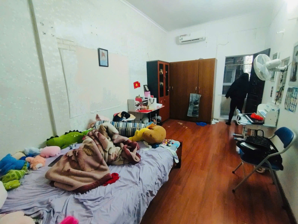 Bán Nhà Trong Ngõ Tôn Đức Thắng 22/26M2 5 Tầng Hơn 6 Tỷ Lô Góc Đẹp Toàn Diện Tiện Ích Đa Dạng