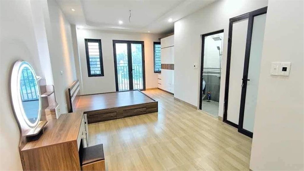 Bán Gấp Nhà Thạch Bàn Nội Thất Đẹp Mới Ô Tô Đỗ Ngày Đêm Ngay Sát Nhà Hơn 6 Tỷ