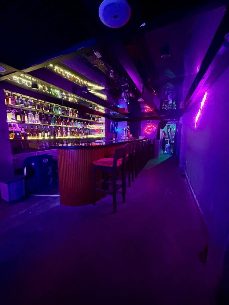 Chị Mới Mắc Bệnh Nền Ko Có Sk Cần Sang Lại Quán Bar Tây Khu Thảo Điền