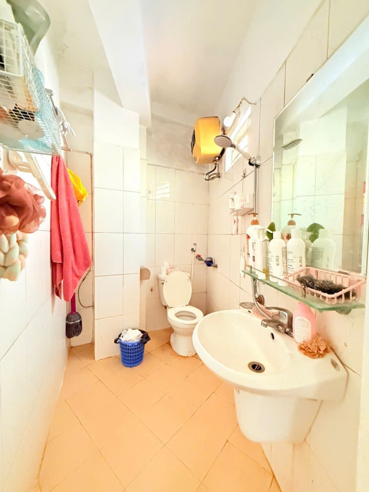 Bán Nhà Siêu Hiếm Lê Trọng Tấn – Ngõ Thông – 5M Ra Ô Tô Tránh – Sát Phố- -Ngõ Thông- Kinh