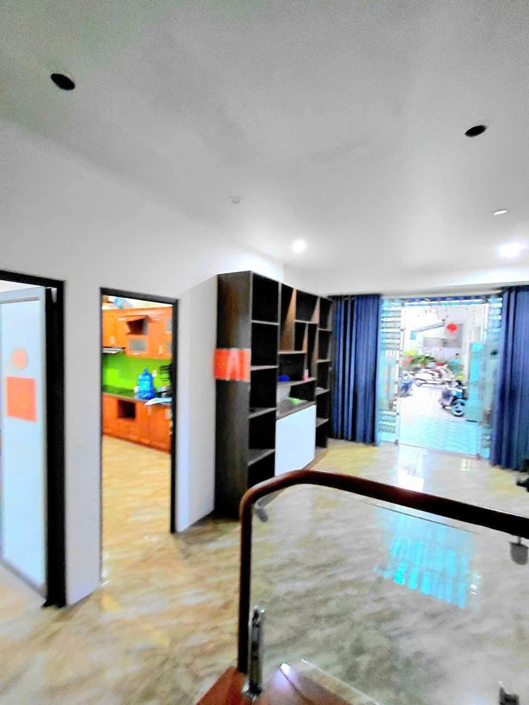 Nhà Lạch Tray - Vũ Trọng Khánh - 77M 3 Tầng - Diện Tích Cực Rộng