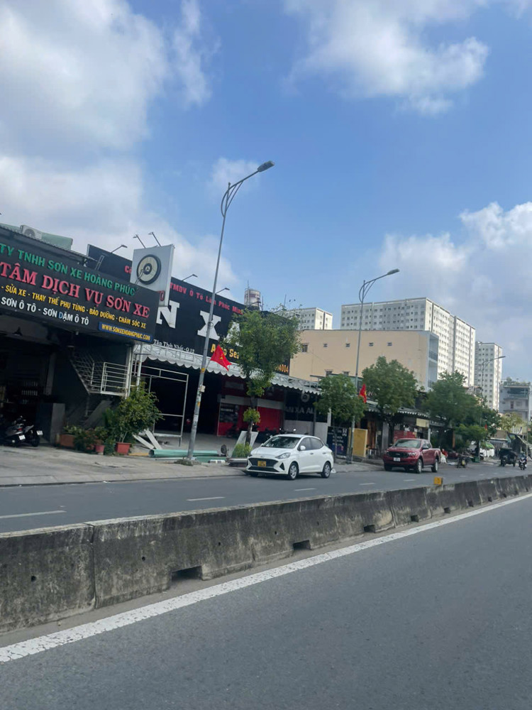 Bán Nhà 2 Mặt Tiền 14,8X25m Giá 51 Tỷ Đường Phan Văn Hớn