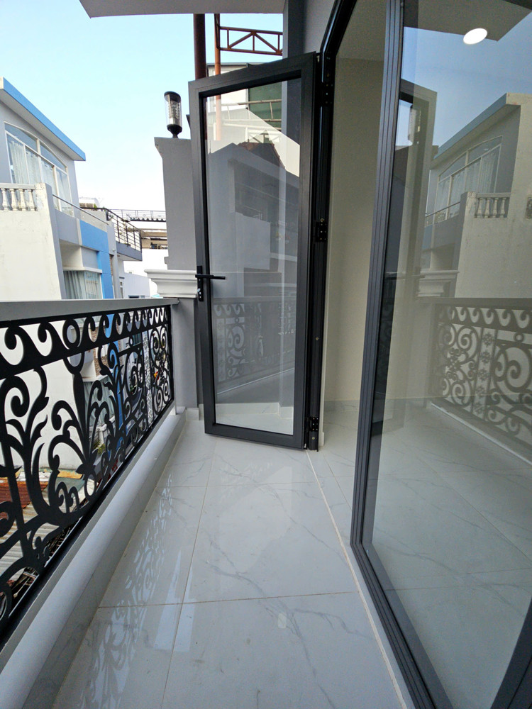 Bán Nhà Mặt Tiền Kinh Doanh Đối Diện Q1trung Tâm Q4 Xây Dựng Đúc 5 Tấm Chỉ 6 Đ