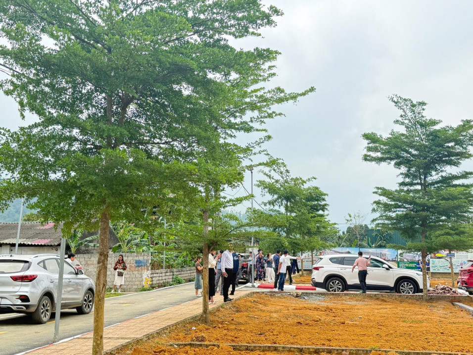 Bán Lô Góc 100M2 Phú Cát, Mt 15M, Đường 8M, Full Thổ Cư, Gần Cnc Hoà Lạc