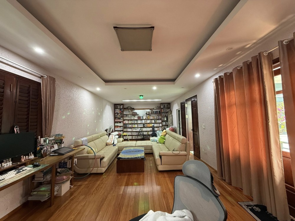 Bán Nhà Mặt Ngõ Phố Trích Sài 275M 4T Mt 15M Chỉ 65 Tỷ Ô Tô Vào Nhà Gần Hồ Tây