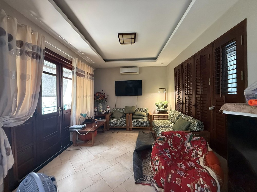 Bán Nhà Mặt Ngõ Phố Trích Sài 275M 4T Mt 15M Chỉ 65 Tỷ Ô Tô Vào Nhà Gần Hồ Tây