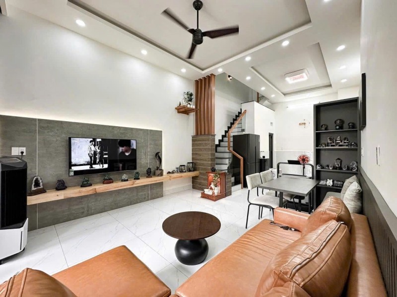 Bán Nhà Đường Lã Xuân Oai, Q9, Thủ Đức, Tp Hcm. Dt 50M2, 4 Tầng, Sổ Hồng. Giá 6.55 Tỷ 