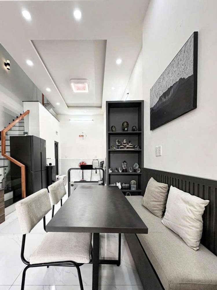 Bán Nhà Đường Lã Xuân Oai, Q9, Thủ Đức, Tp Hcm. Dt 50M2, 4 Tầng, Sổ Hồng. Giá 6.55 Tỷ 