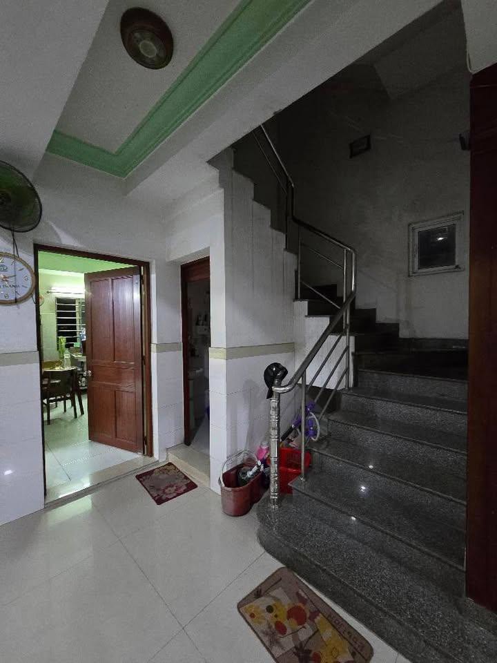 Quận 7 - Nhà Mới Full Nội Thất - Xe Hõi Ngủ Trong Nhà