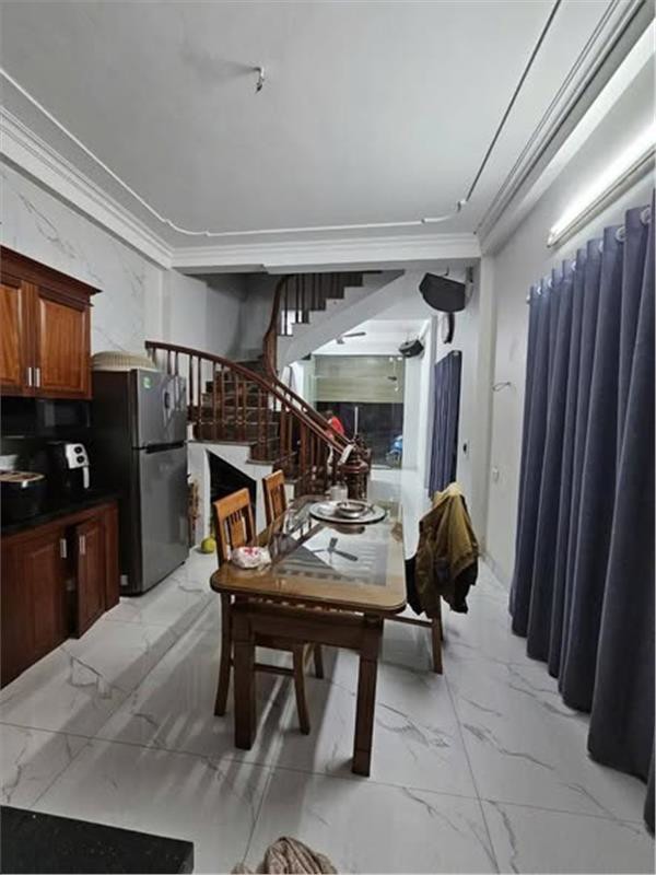 Bán Nhà Khu Vực Lõi Sài Đồng - 4 Tầng 3 Ngủ 37 M2 - Ô Tô Gần Chỉ - 4.7 Tỷ