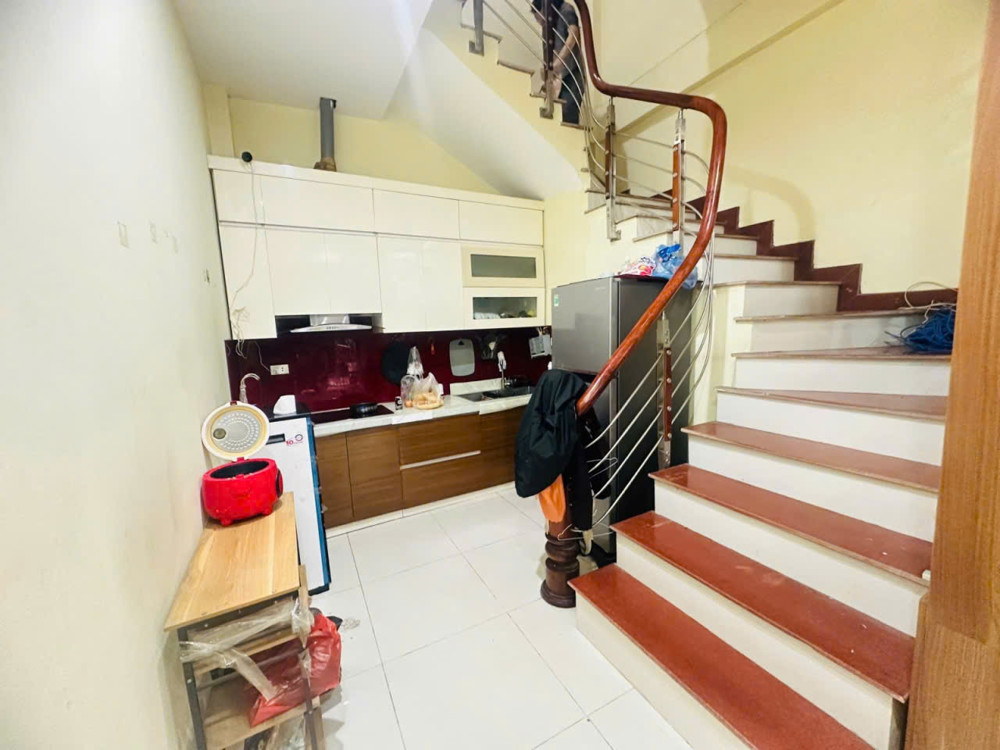 Bán Nhà Cầu Giấy - Ô Tô Vf3 Đỗ Cửa, 33M - 5 Tầng Đẹp, Full Nội Thất, Giá 8,3 Tỷ