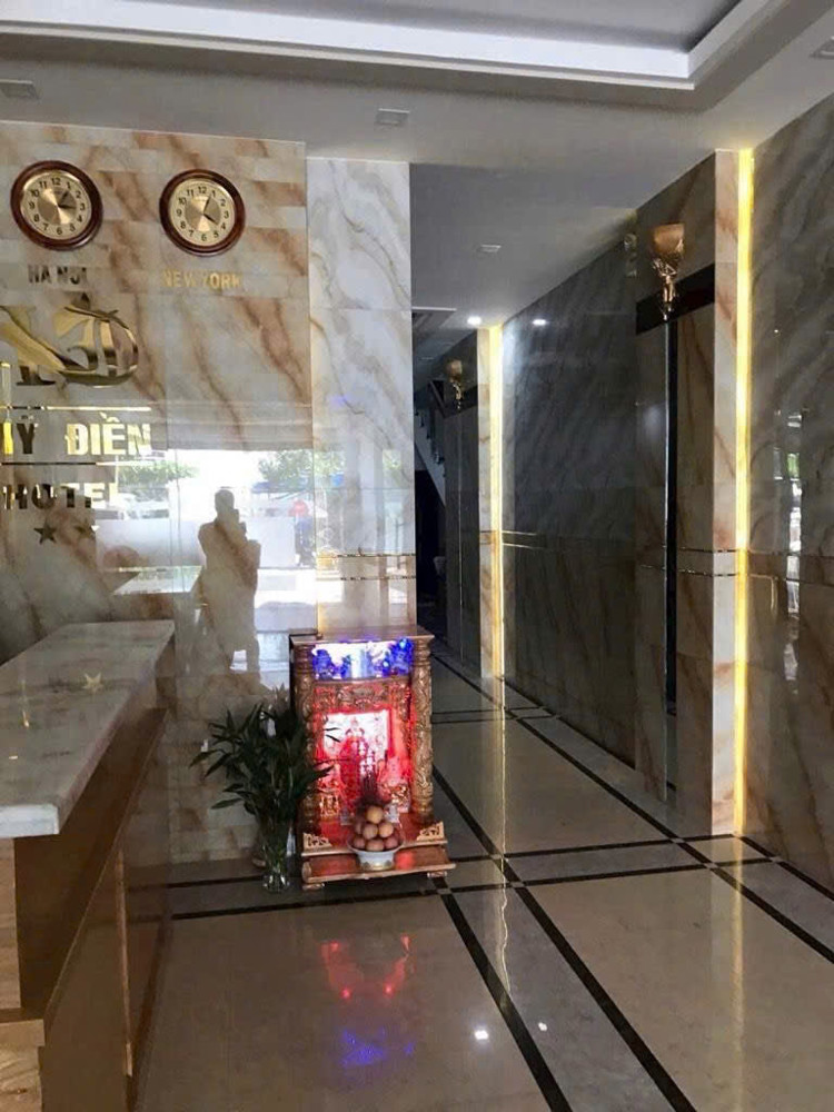 Quận 7, Khách Sạn Mặt Tiền Đường Hoàng Quốc Việt, 7 Tầng, 21 Phòng, 5 X 28M, Bán Gấp