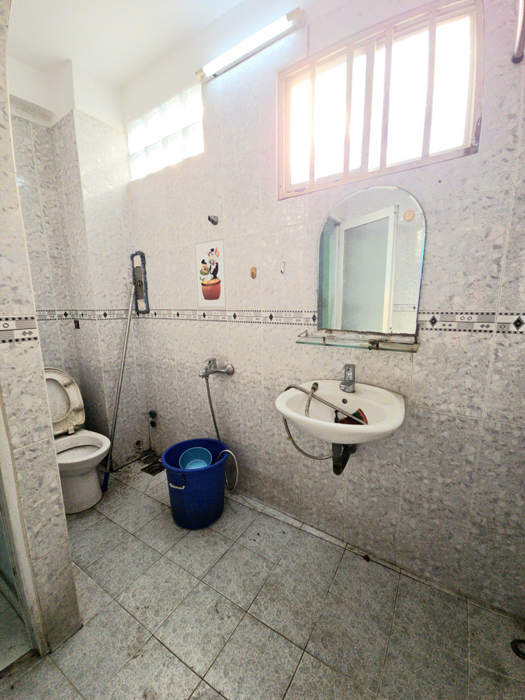 Bán Nhà Hẻm Xe Hơi Q4 Ngang 3.1 Dài 9.5 Đúc 5 Tấm Nhỉnh 5 Đ