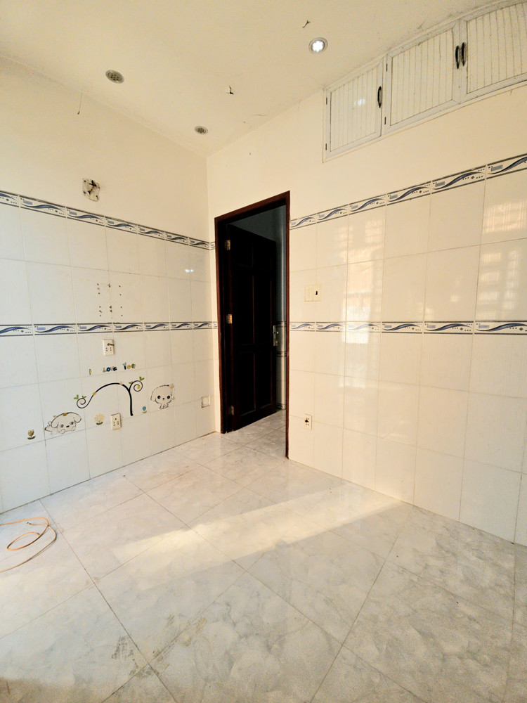 Bán Nhà Hẻm Xe Hơi Q4 Ngang 3.1 Dài 9.5 Đúc 5 Tấm Nhỉnh 5 Đ