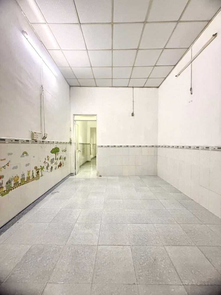 Nhà Bán Phan Văn Hơn-Trường Chinh-Quân12. Diện Tích: 75M² (Ngang 4.35M Dài 17M)