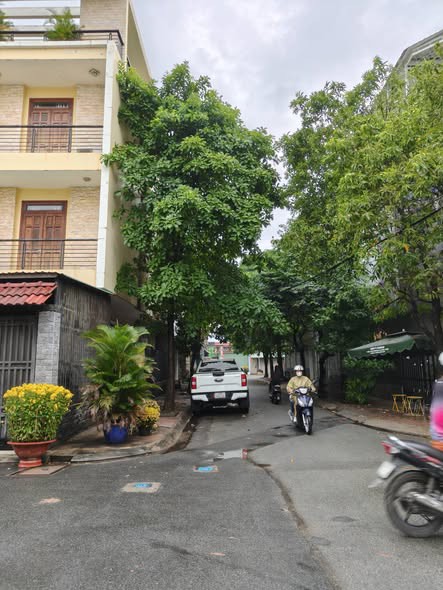 Bán Nhà Mặt Tiền 4 Tầng 6X18m Giá 10.69 Tỷ Đường 10M Khu K82 Tô Ký