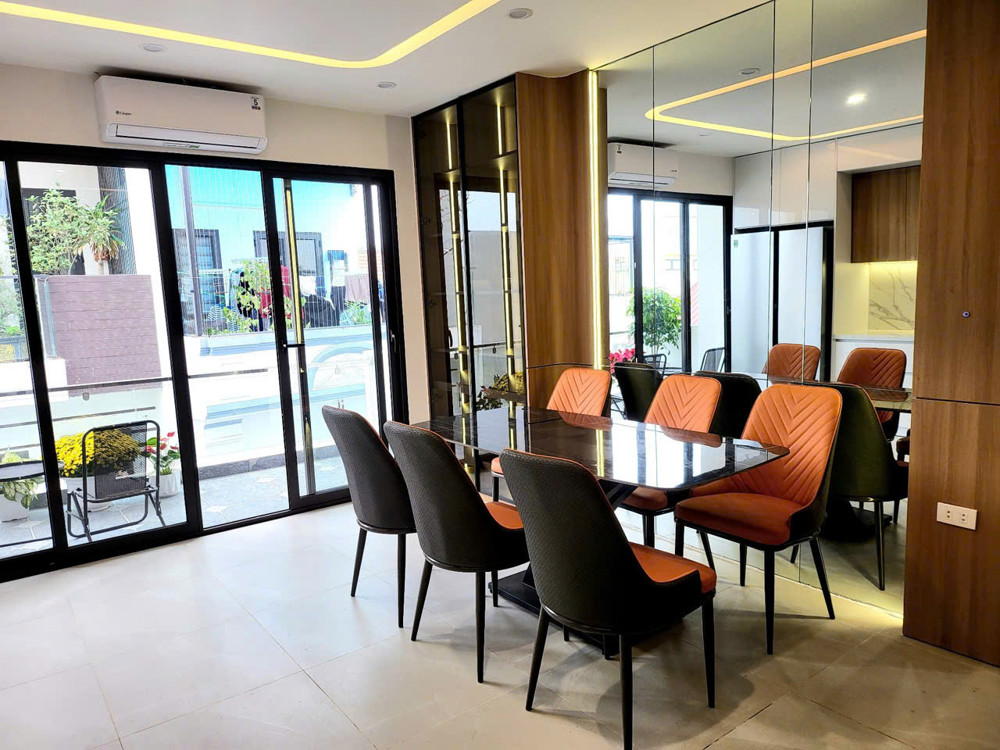 Bán Nhà 6 Tầng Ngô Xuân Quảng Thang Máy Phun Nội Thât Oto Đỗ Cửa Giá Chỉ Nhỉnh 8 Tỷ