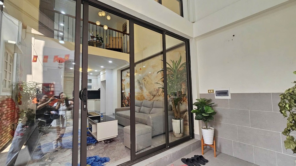 Nhà Tây Hồ – Lạc Long Quân – Lô Góc 2 Mặt Thoáng – Ngõ Thông – Khu Đáng Sống - Giá 10.5 Tỷ