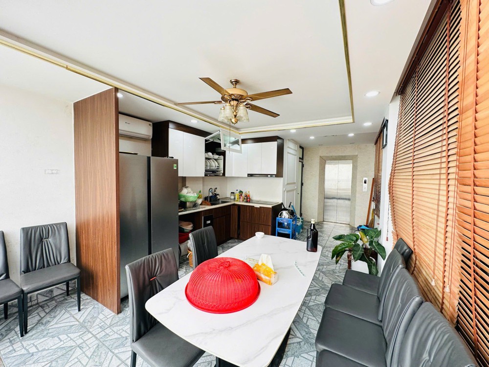 Nhà Đẹp Tây Hồ – Lạc Long Quân – Gần Phố – View Hồ Tây – Thiết Kế Hiện Đại - Giá 13.9 Tỷ