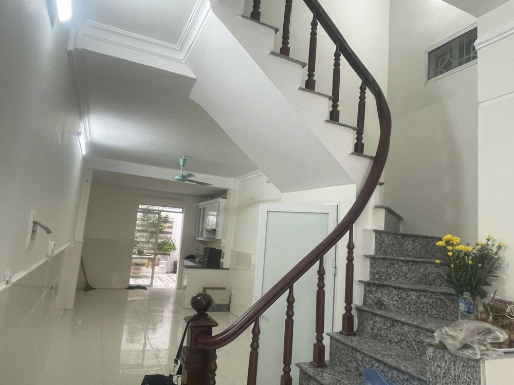 Cho Thuê Nguyên Căn Lạc Trung, Nhà Mới, Rộng, Làm Vp 86M 3T, 12Tr 0903258273