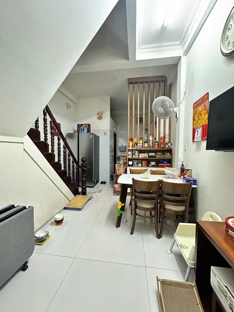 Bán Nhà Hẻm 4M, Taxi Tới Sát Cửa – Nhà Đẹp Ở Ngay Tại Thiên Phước, P9 Tân Bình