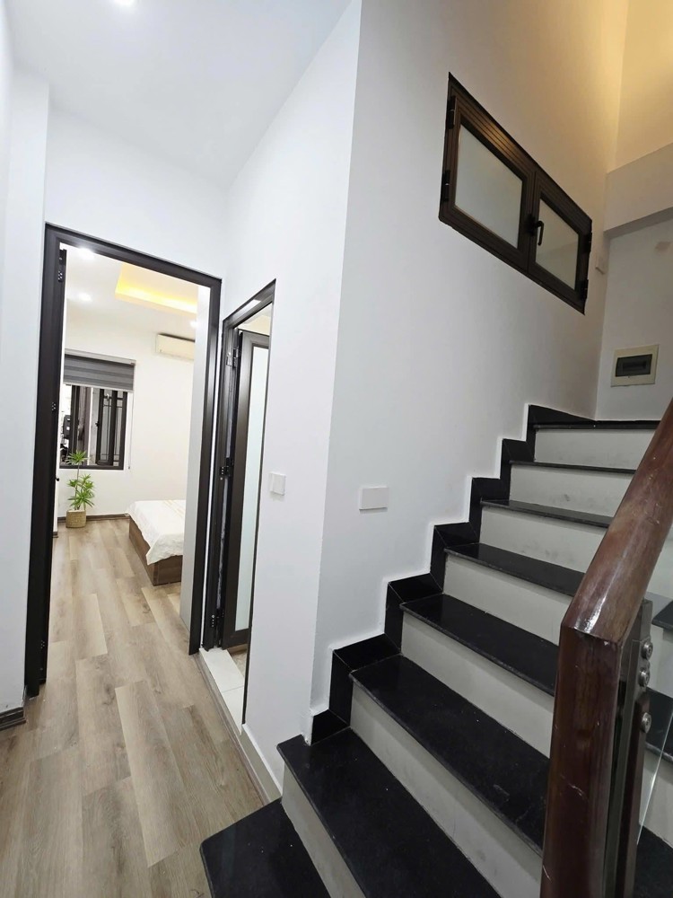 Hoàng Hoa Thám – Bán Nhà Mặt Ngõ Ôtô 5Tầng Giá Chào 7.2 Tỷ Tây Hồ