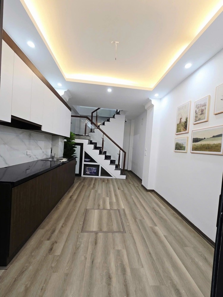 Hoàng Hoa Thám – Bán Nhà Mặt Ngõ Ôtô 5Tầng Giá Chào 7.2 Tỷ Tây Hồ