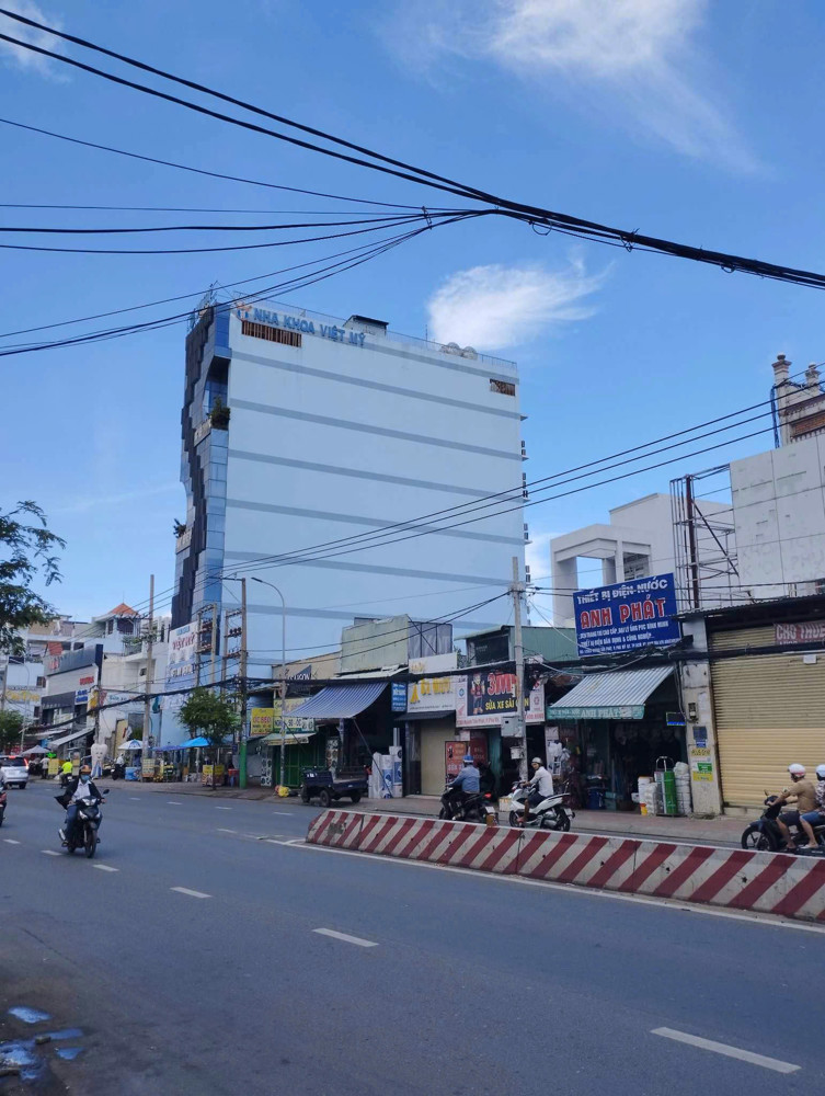 Quận 7, Đường Huỳnh Tấn Phát, 11X49m, Chỉ 60 Tỷ, Cần Bán Gấp