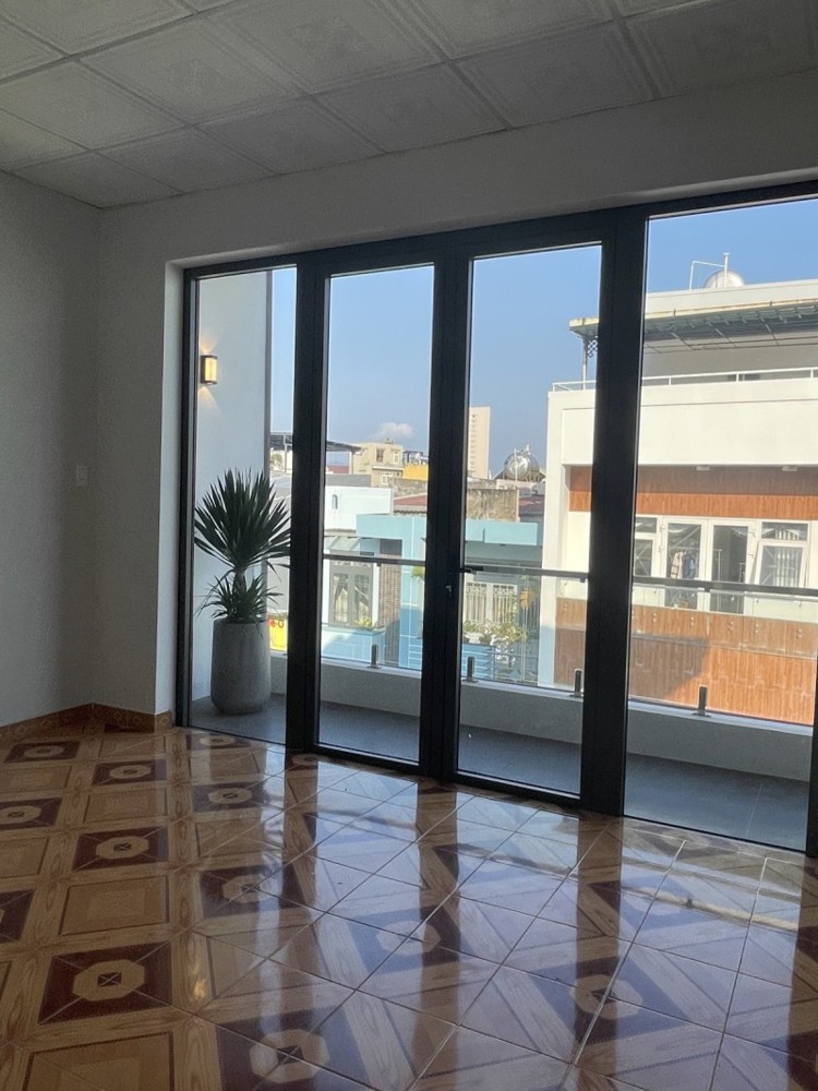 ► Mt Huỳnh Thúc Kháng, 70M2, 4 Tầng, 7 Phòng Khép Kín, 12 Tỷ