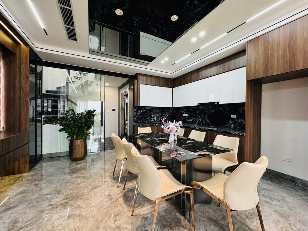 Trung Tâm Tây Hồ Phố Võng Thị 46M 7T Thang Máy Nhỉnh 16 Tỷ Gần Ô Tô Vài Bước Ra Hồ Tây