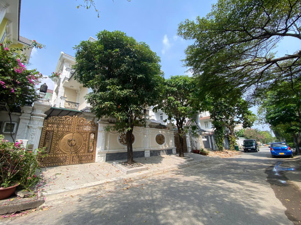 Giảm 3 Tỷ - Biệt Thự 240M2 Đặng Thùy Trâm - Ngang 15M - 3 Mặt Giáp Sông - 124Tr/m2