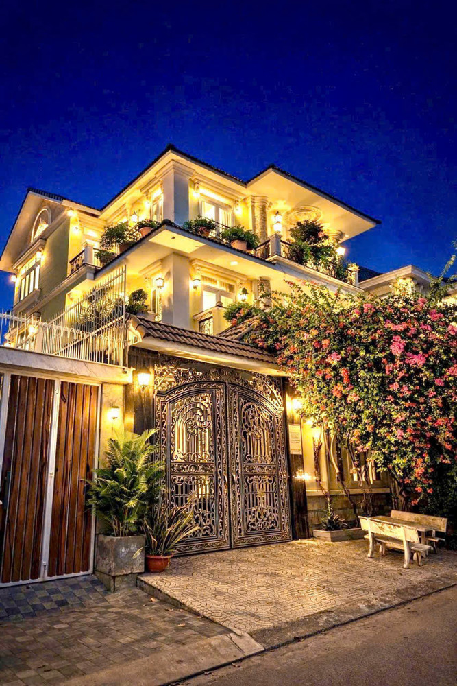 Giảm 3 Tỷ - Biệt Thự 240M2 Đặng Thùy Trâm - Ngang 15M - 3 Mặt Giáp Sông - 124Tr/m2