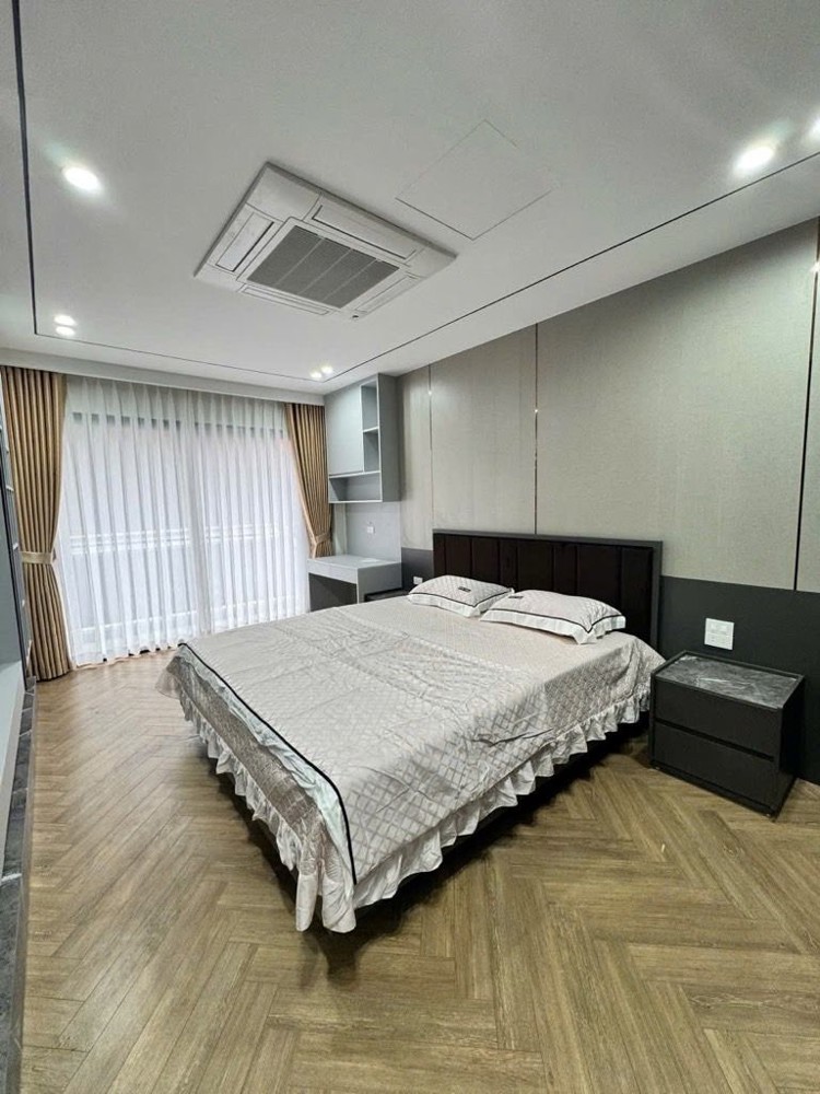 Bán Nhà Ngõ 548 Nguyễn Văn Cừ 35M X 6T Gara, Thang Máy, Oto Thông Kinh Doanh Giá Nhỉnh 18T Còn Tl