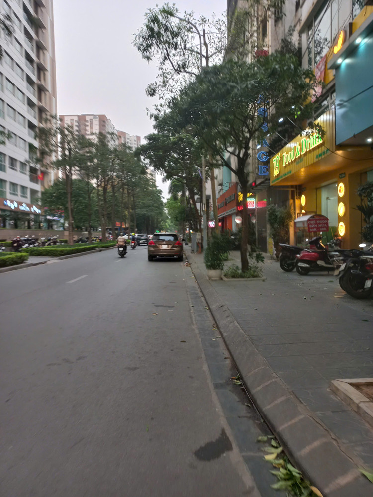 Cho Thuê Nhà Mặt Phố Trung Kính Kinh Doanh Sầm Uất Giá Rẻ